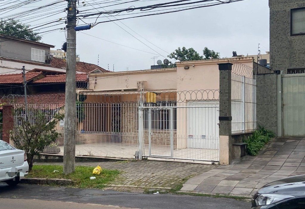 Casa 4 dormitórios - 1 vaga -  330m² Menino Deus - Pilar Imóveis
