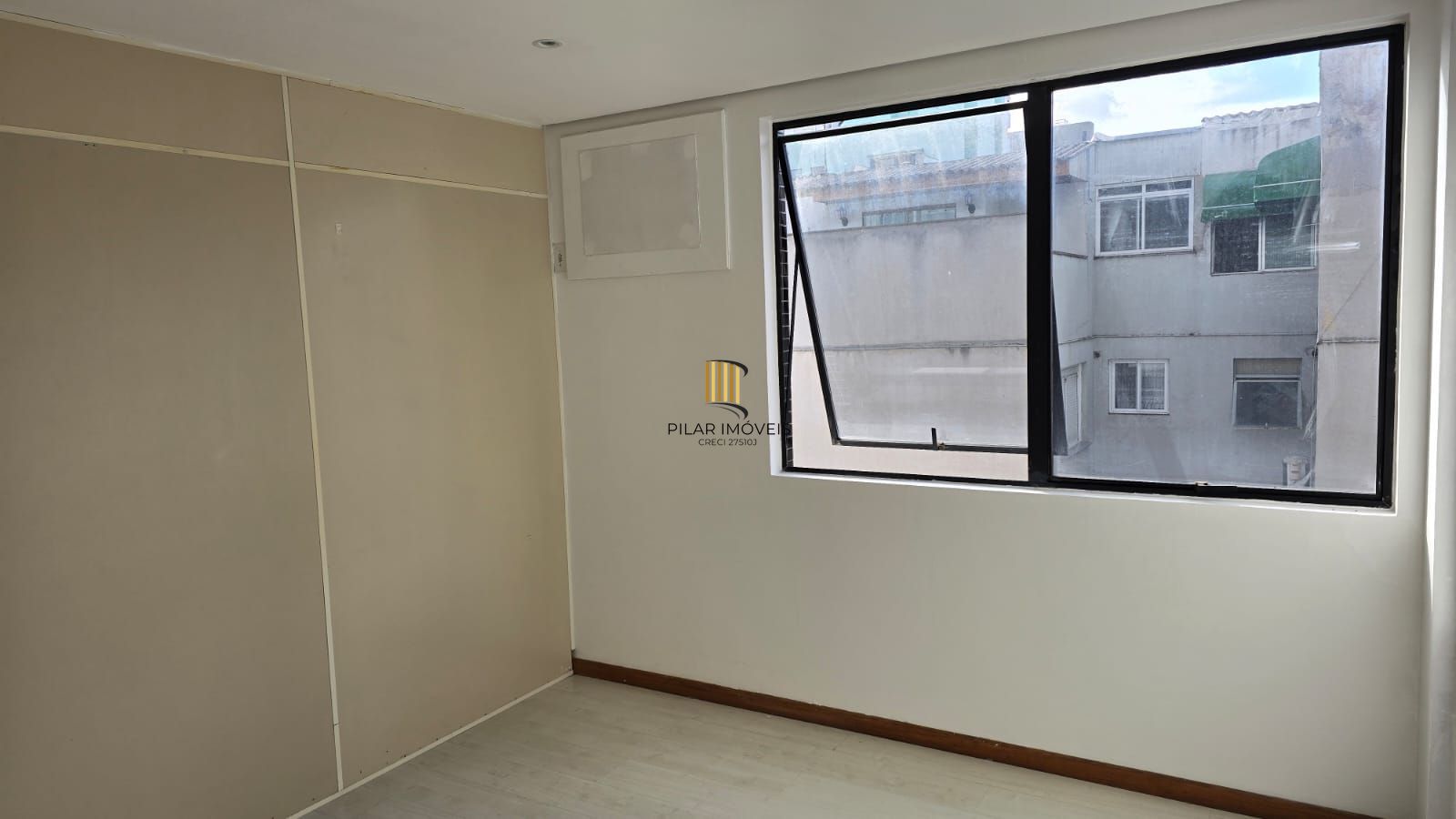 Sala a venda no Menino Deus - Pilar Imóveis