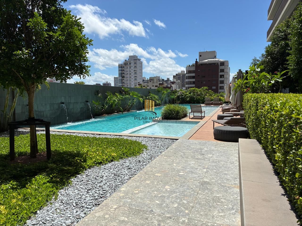 Lindo imóvel 2 dormitórios, 1 suíte, 64 m2, vaga de garagem no bairro Praia de Belas