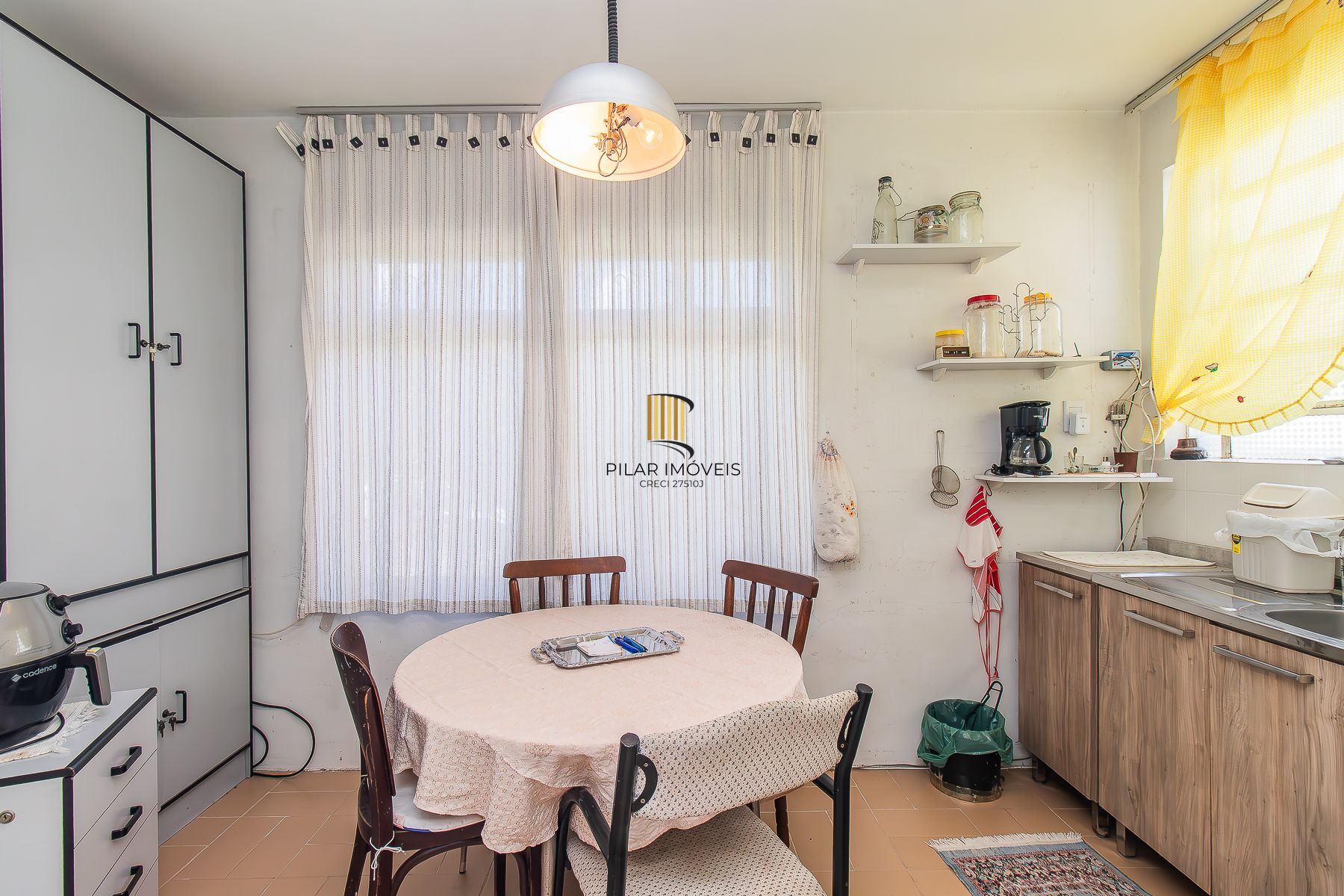 3 Dormitórios, com lareira, churrasqueira e piscina