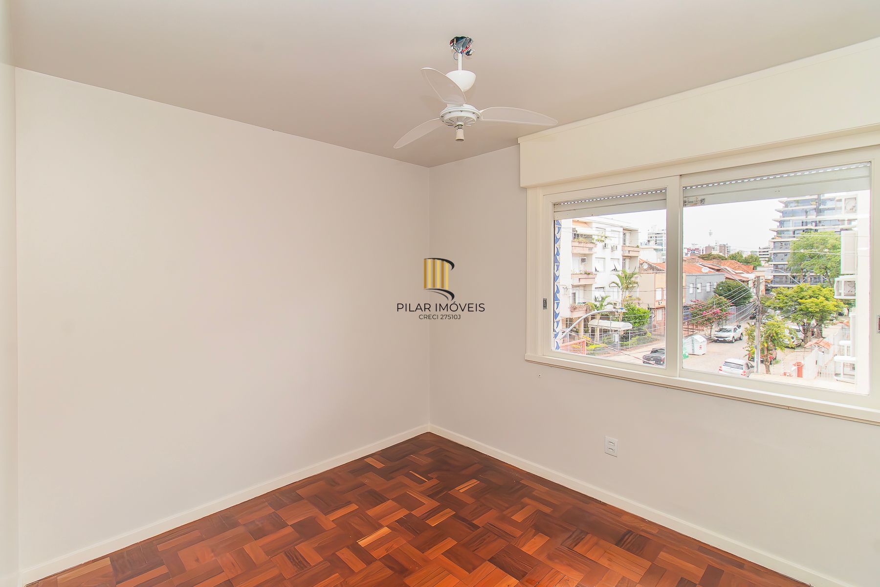 Apartamento para Venda - 92.44m², 3 dormitórios, sendo 1 suites, 1 vaga - Menino Deus