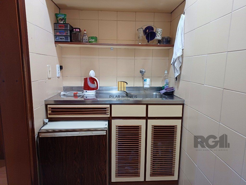 Sala com 02 divisórias, mobiliada