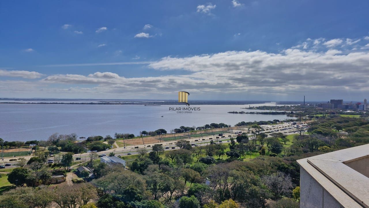 Apartamento de frente para o Guaíba/Parque Marinha do Brasil, com 3 dormitórios, 2 garagens cobertas
