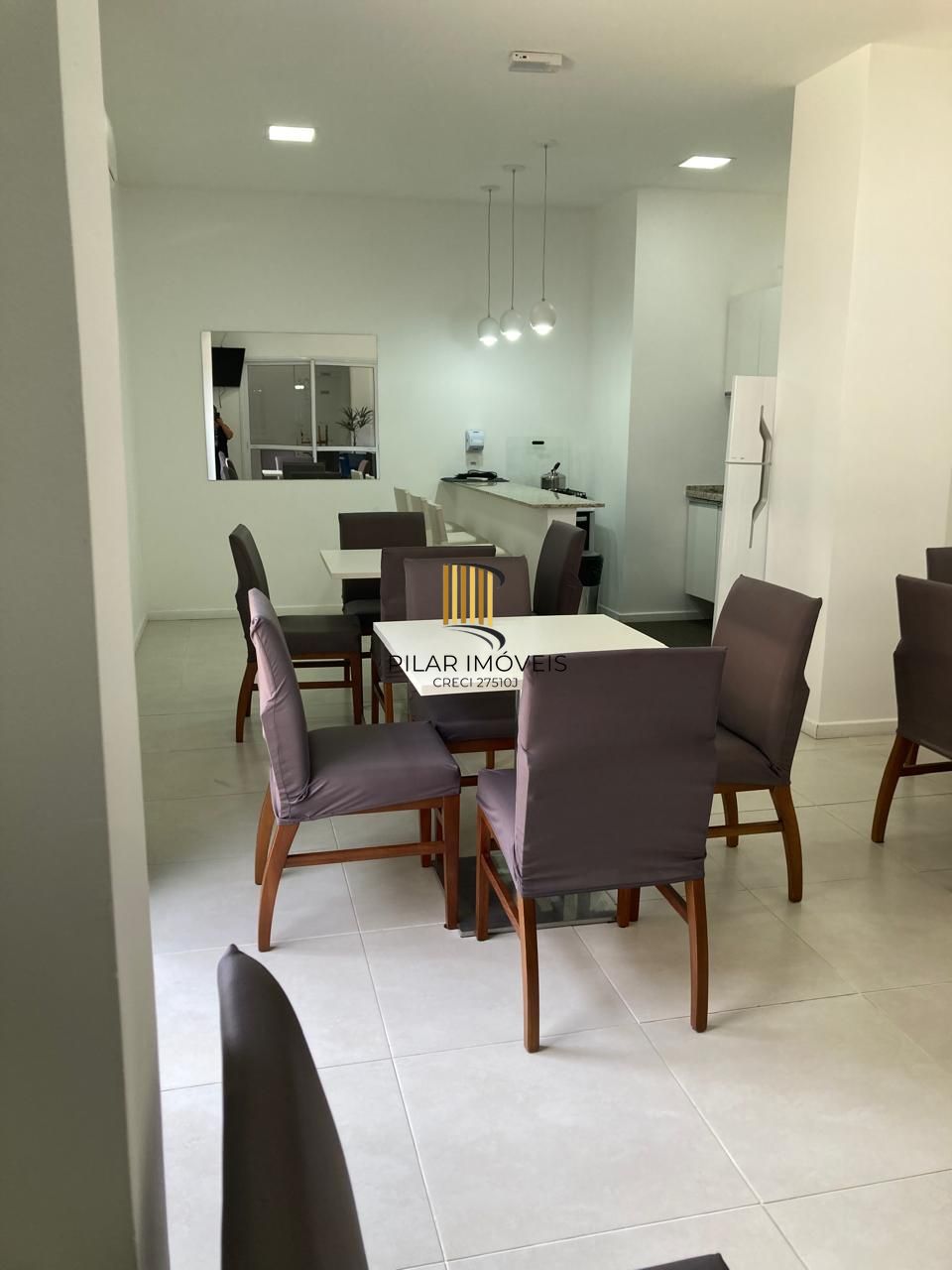 Apartamento 2 dormitórios com suíte e vaga coberta escriturada