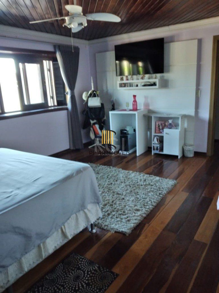 Casa para Venda - 243m², 2 dormitórios, sendo 1 suites, 3 vagas - Glória