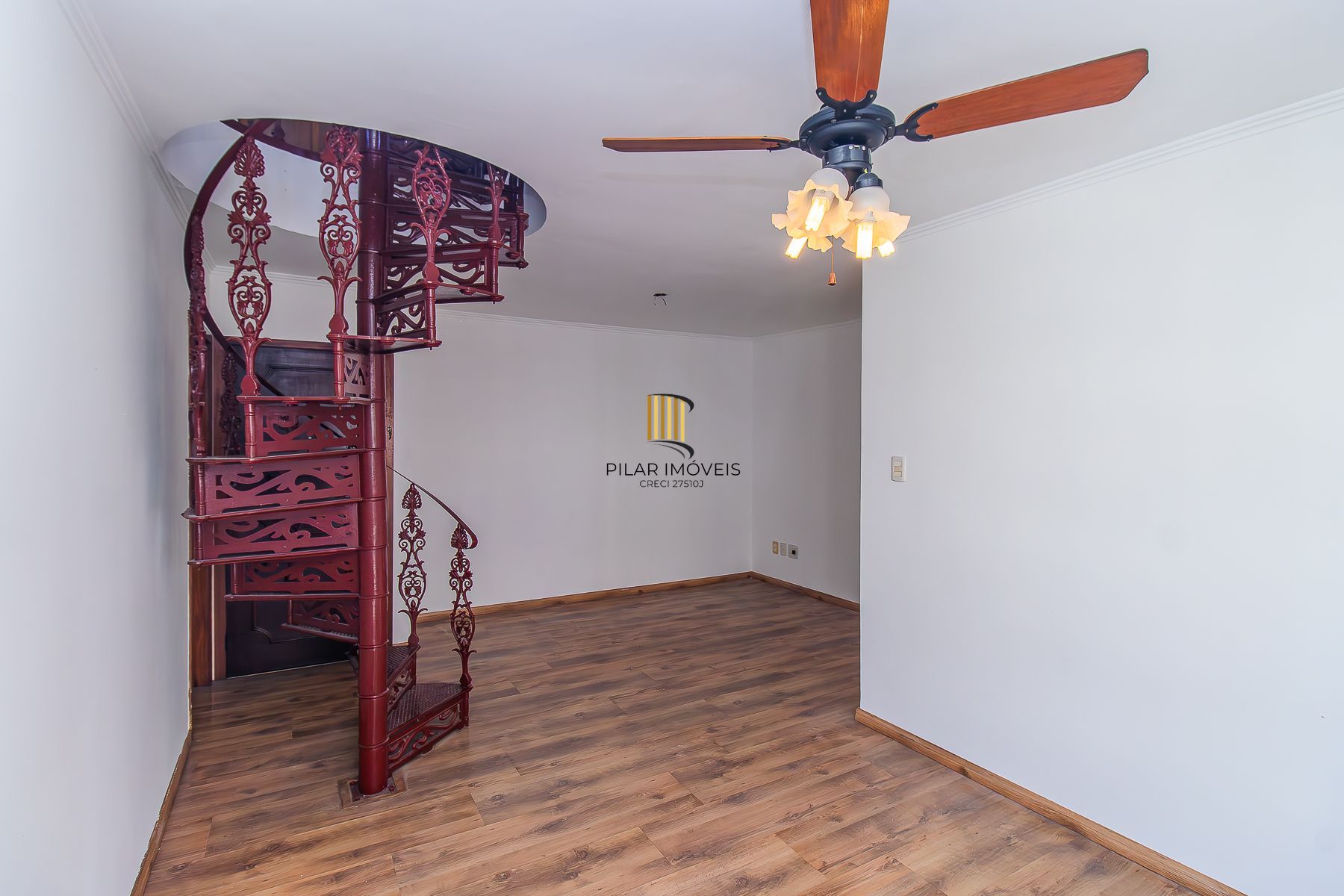 COBERTURA DUPLEX COM 3 DORMITÓRIOS E PISCINA