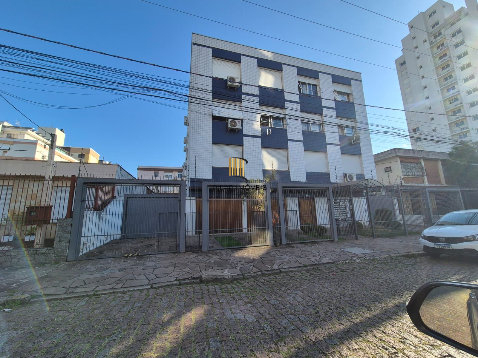 Amplo apto 3dormit e 2 vagas no Menino Deus