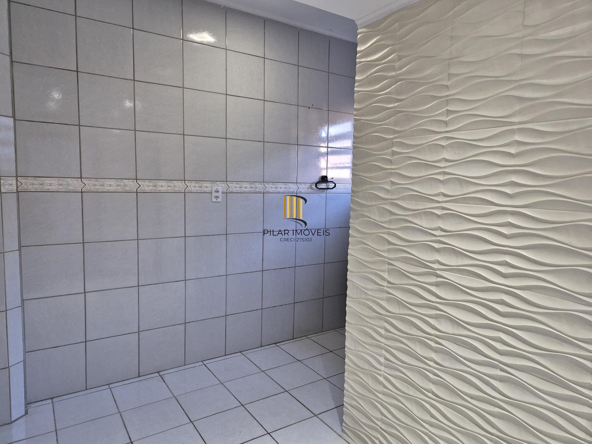 Imóvel desocupado, próximo ao gasômetro