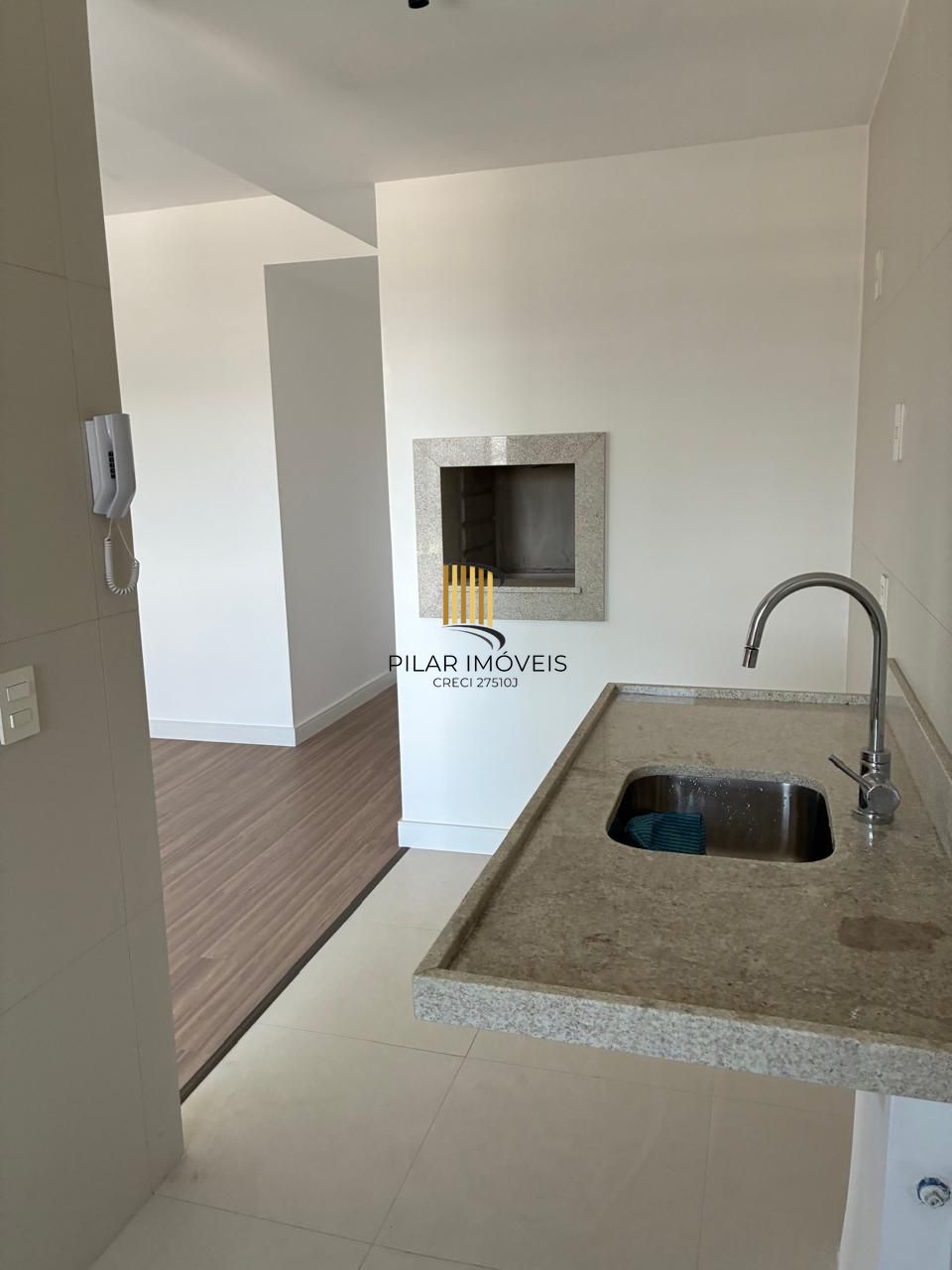 Lindo imóvel 2 dormitórios, 1 suíte, 64 m2, vaga de garagem no bairro Praia de Belas