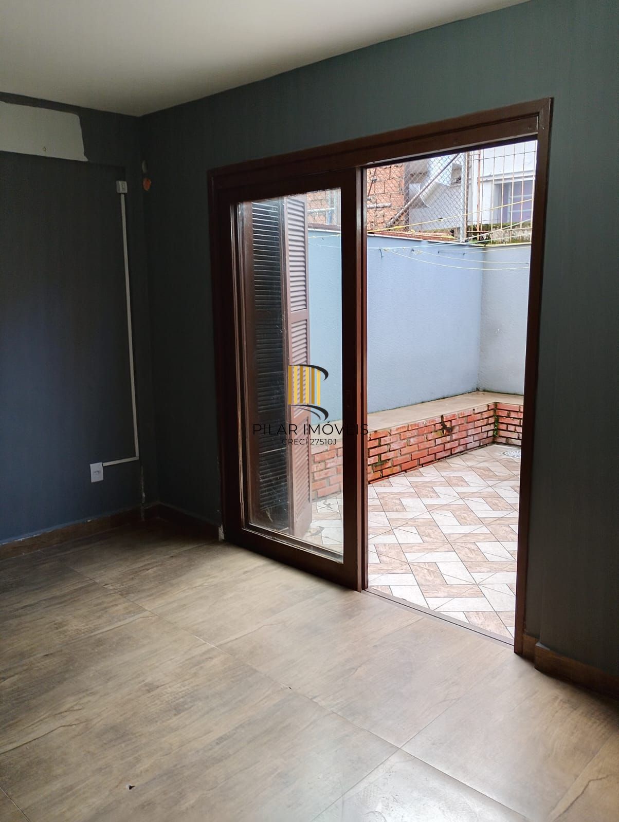Apartamento Térreo, 02 dormitórios, 60,59m2 área privativa, quiosque com churrasqueira, Menino Deus