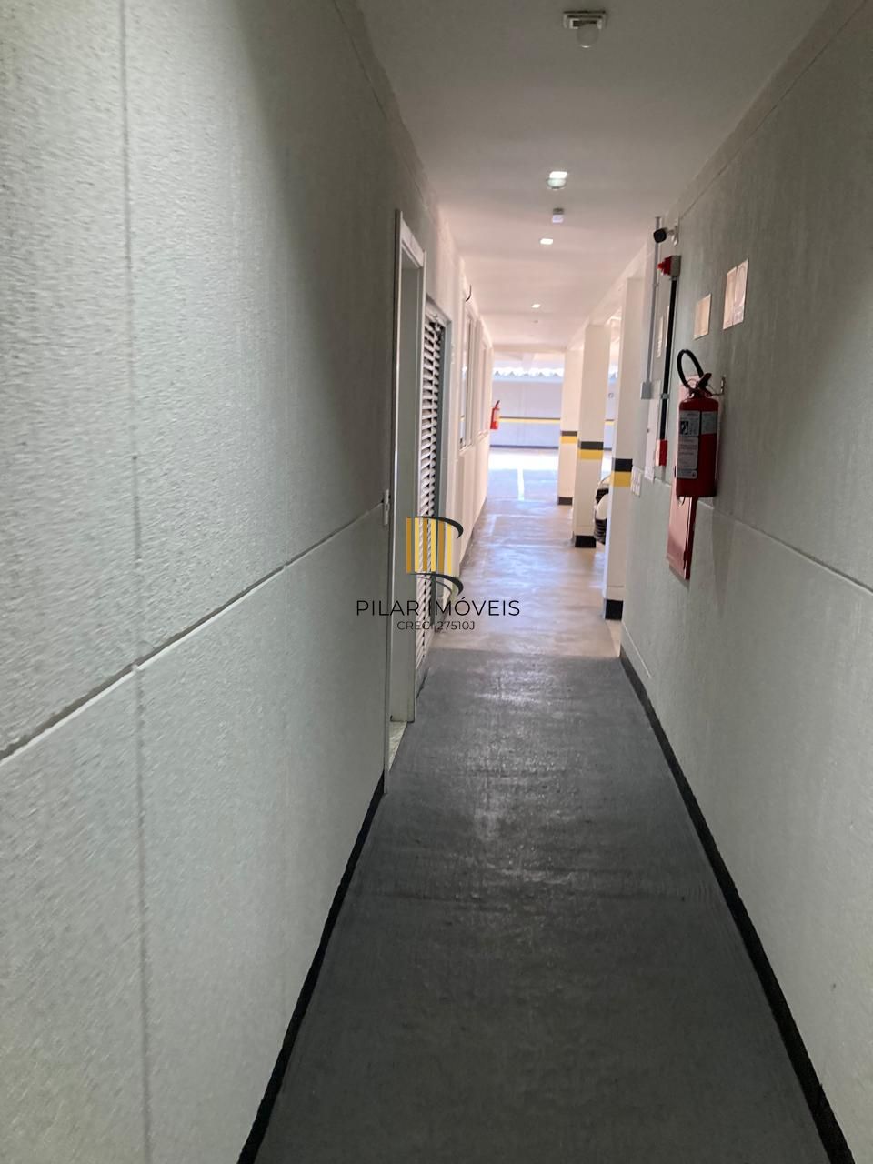 Apartamento 2 dormitórios com suíte e vaga coberta escriturada