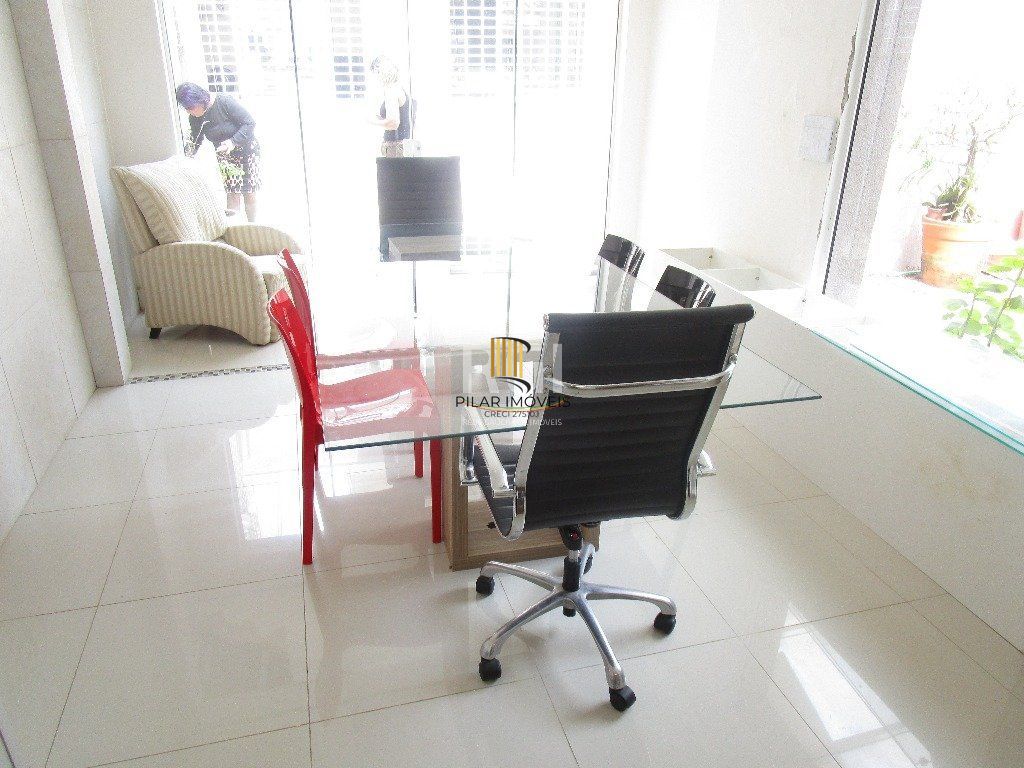 Casa para Venda - 227m², 4 dormitórios, 1 vaga - Menino Deus