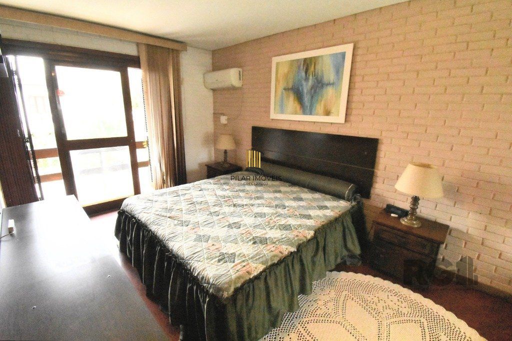 CASA - 5 dorms. -  3 vagas -  290 m² - MENINO DEUS