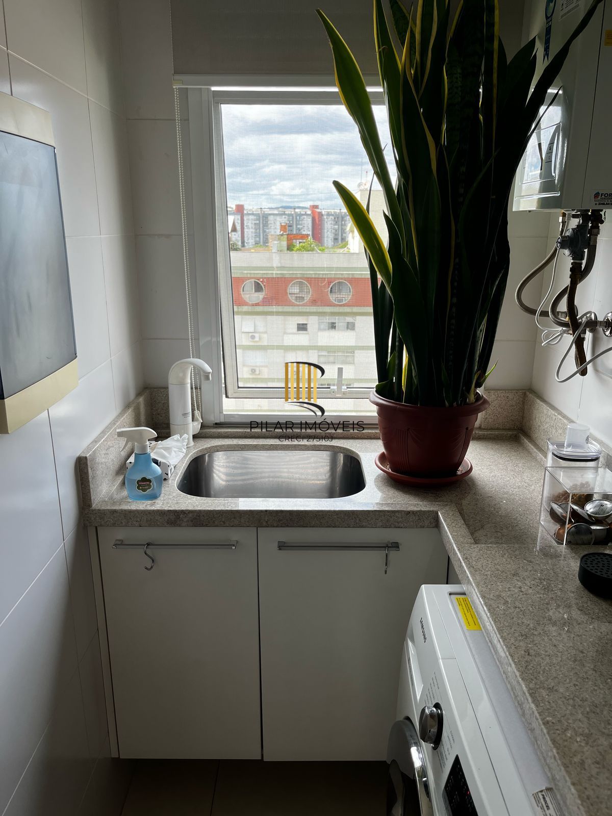 Amplo apartamento de 1 dormitório totalmente mobiliado