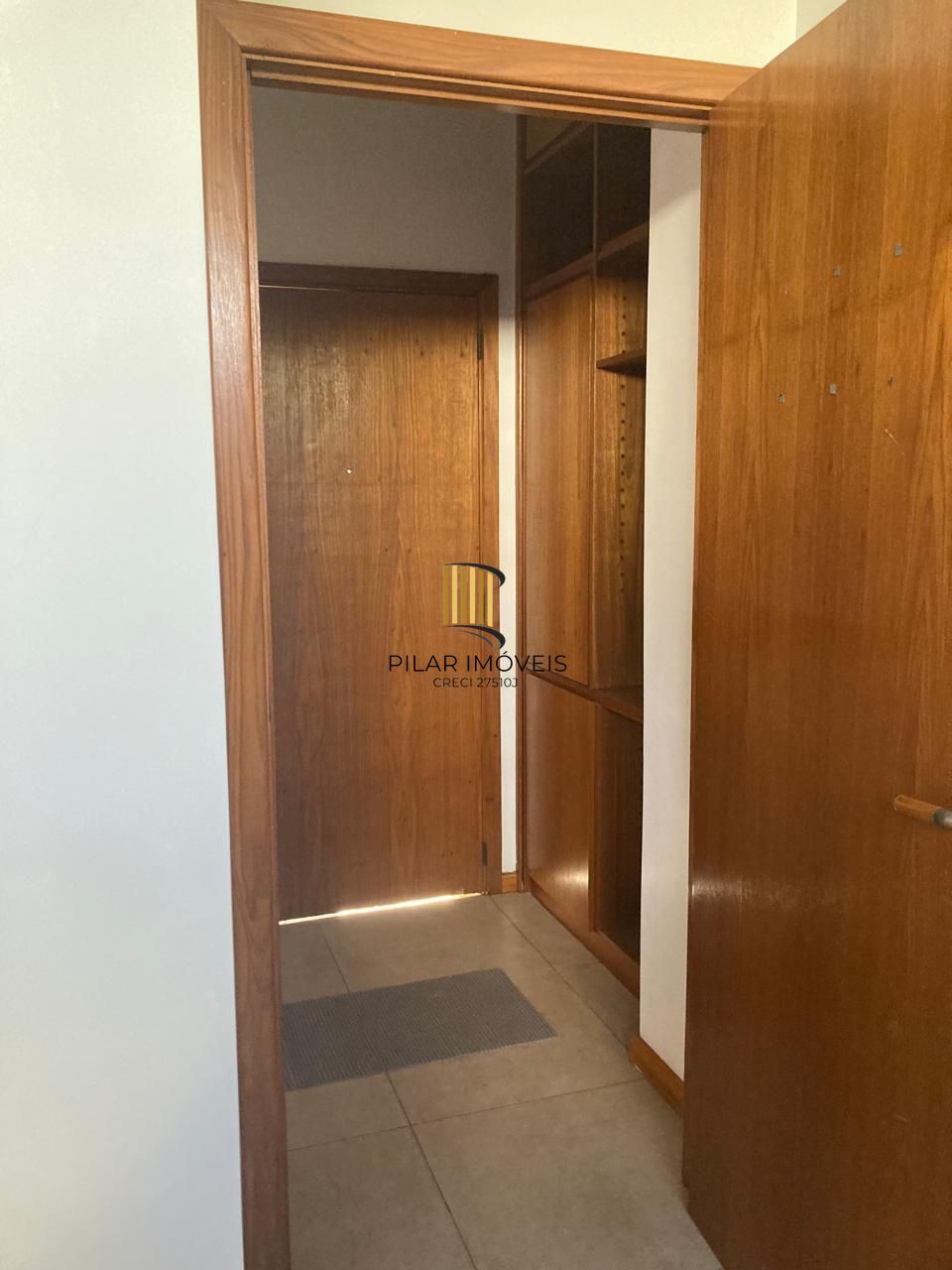 Conjunto de Salas na Rua Érico Veríssimo