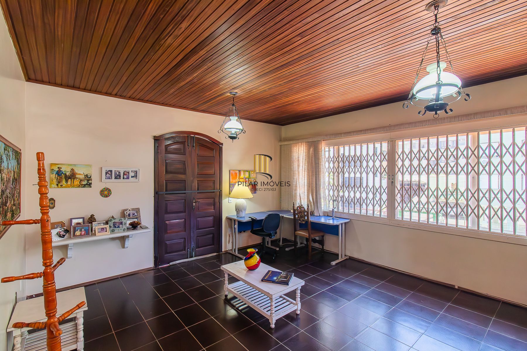 Casa com 5 dormitórios e muito mais