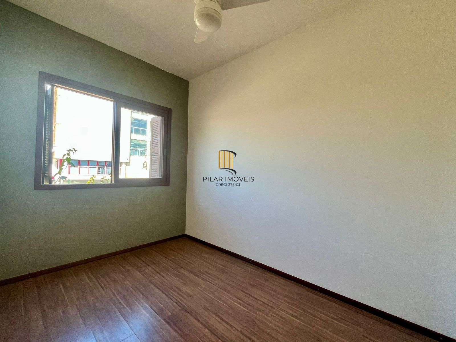 2 Casas independentes em terreno de 480m.