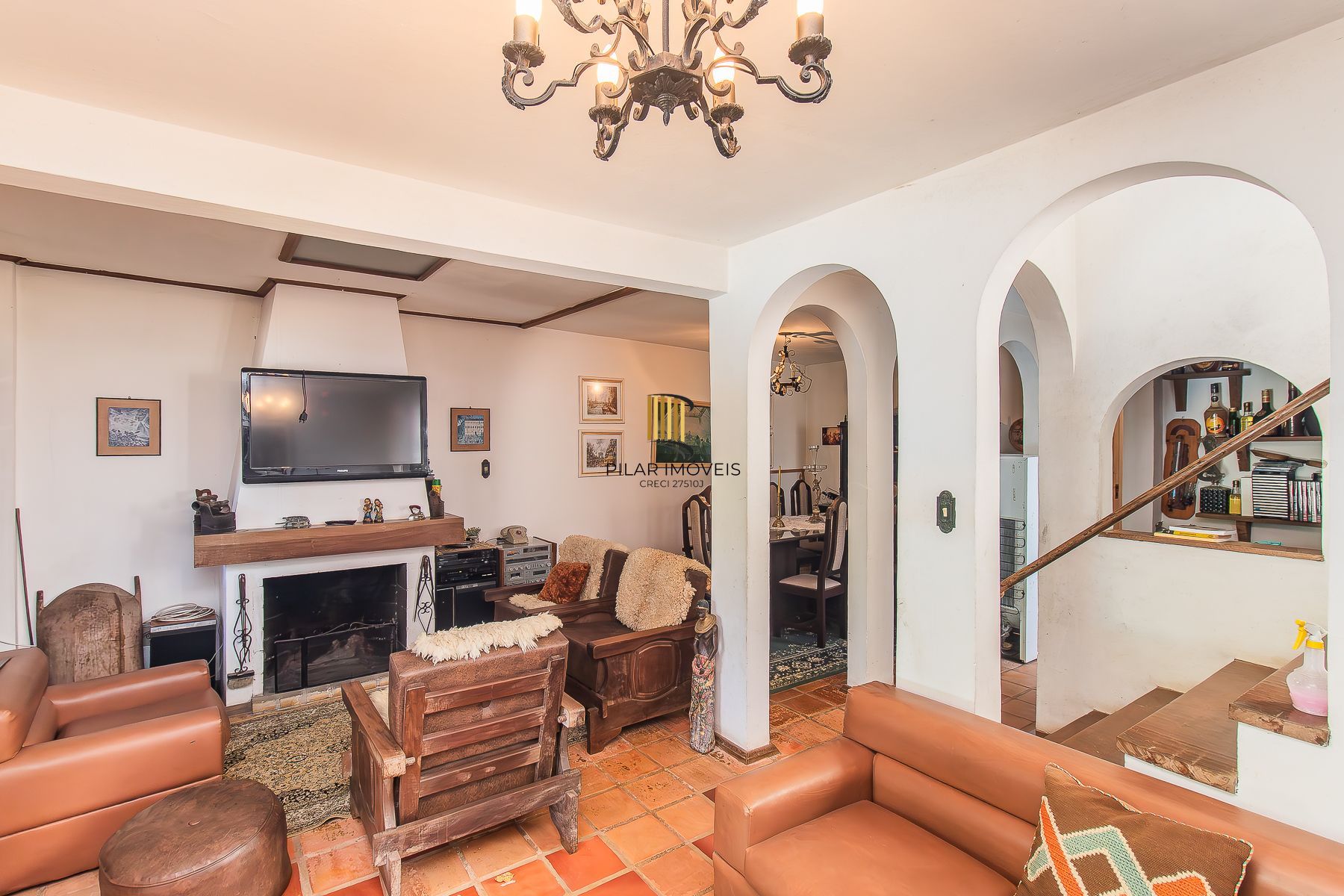 3 Dormitórios, com lareira, churrasqueira e piscina