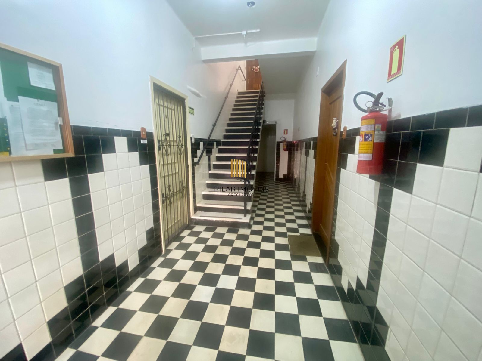 Apartamento garden 3 dormitórios 2 banheiros 128m2 e vaga coberta, Menino Deus