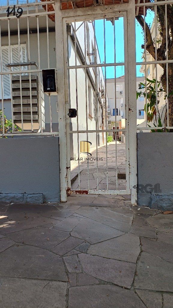 Apartamento de 2 dormitórios, 62m², térreo, frente leste/norte - BAIRRO AUXILIADORA