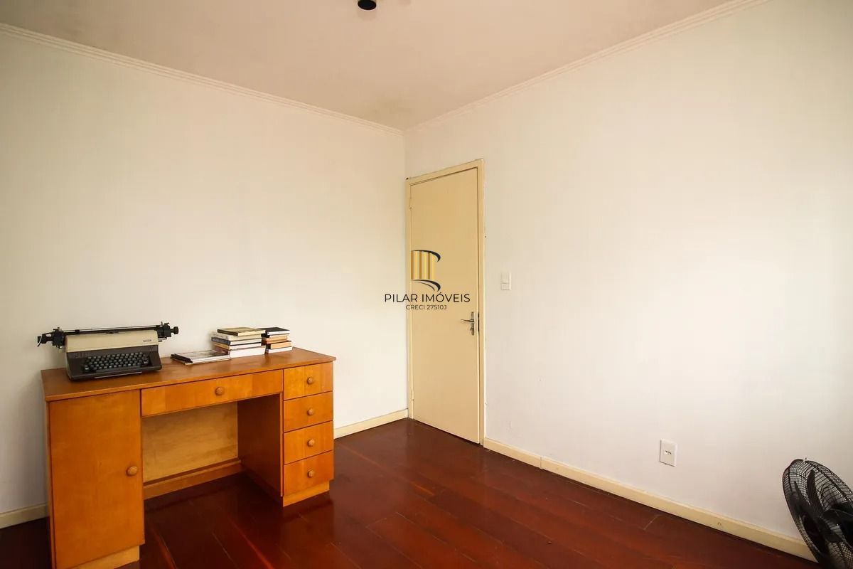 Apartamento dois dormitórios com garagem escriturada