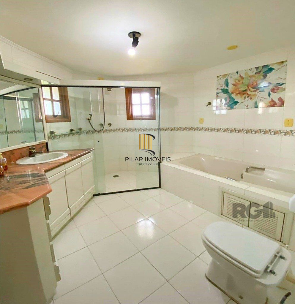CASA - 4 dorms. -  3 vagas - 254,79 m² - SANTA TEREZA