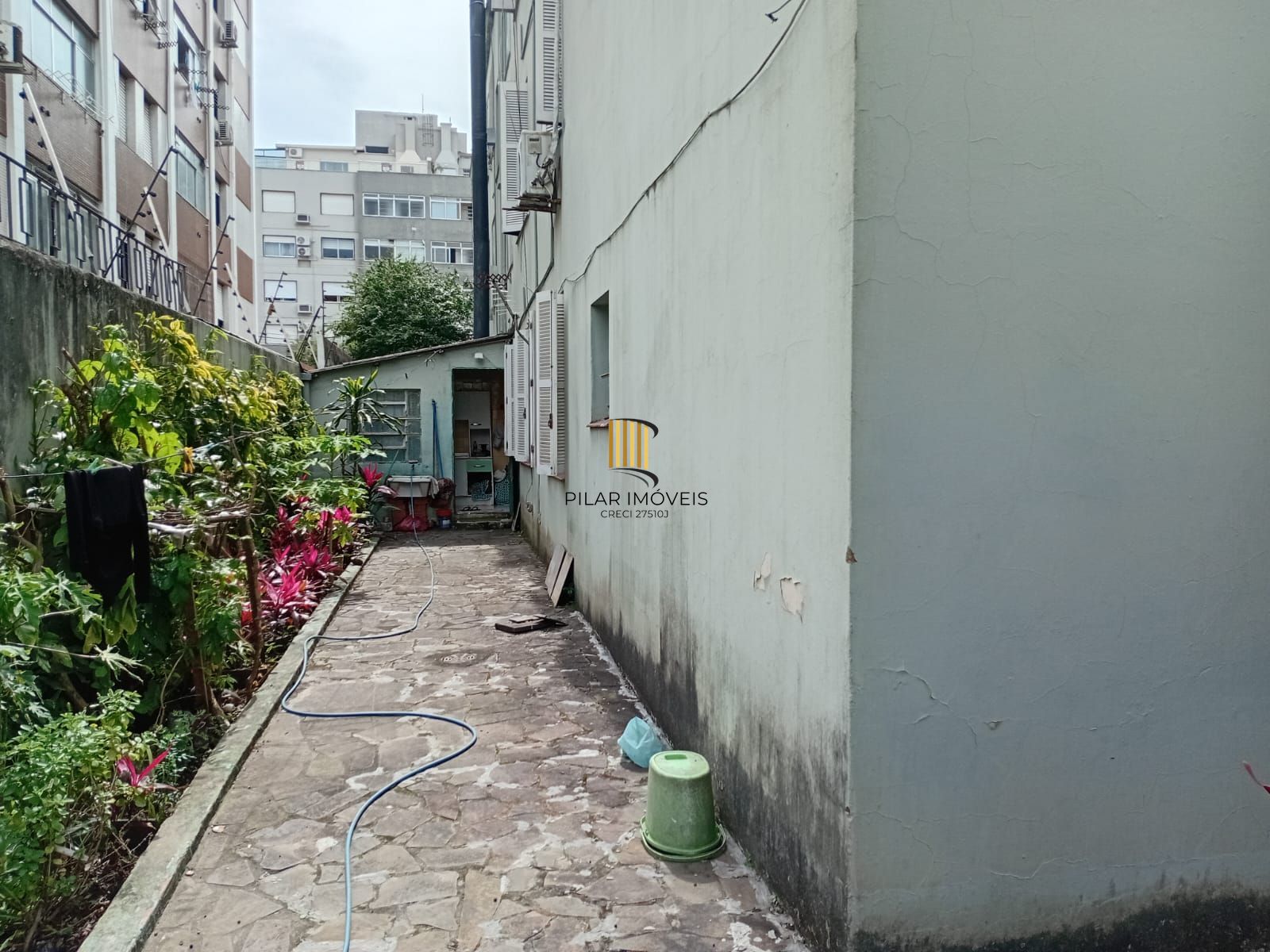 Apartamento 2  dormitórios  térreo com gardem