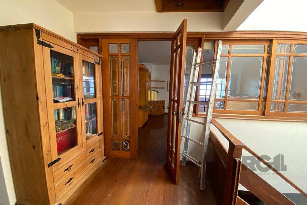 CASA - 4 dorms. -  3 vagas - 254,79 m² - SANTA TEREZA