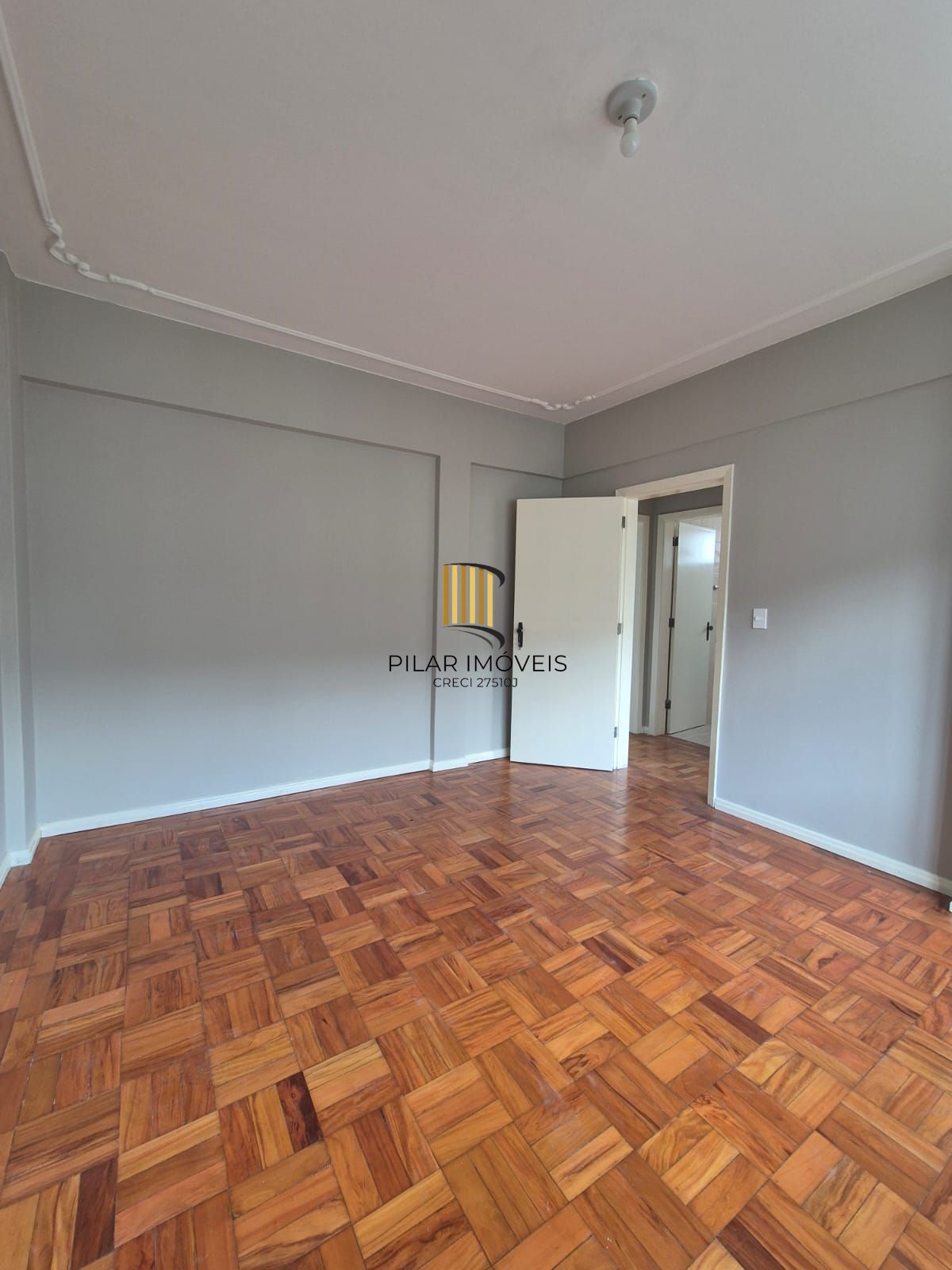 Apto 2D com dependencia completa na Cidade Baixa