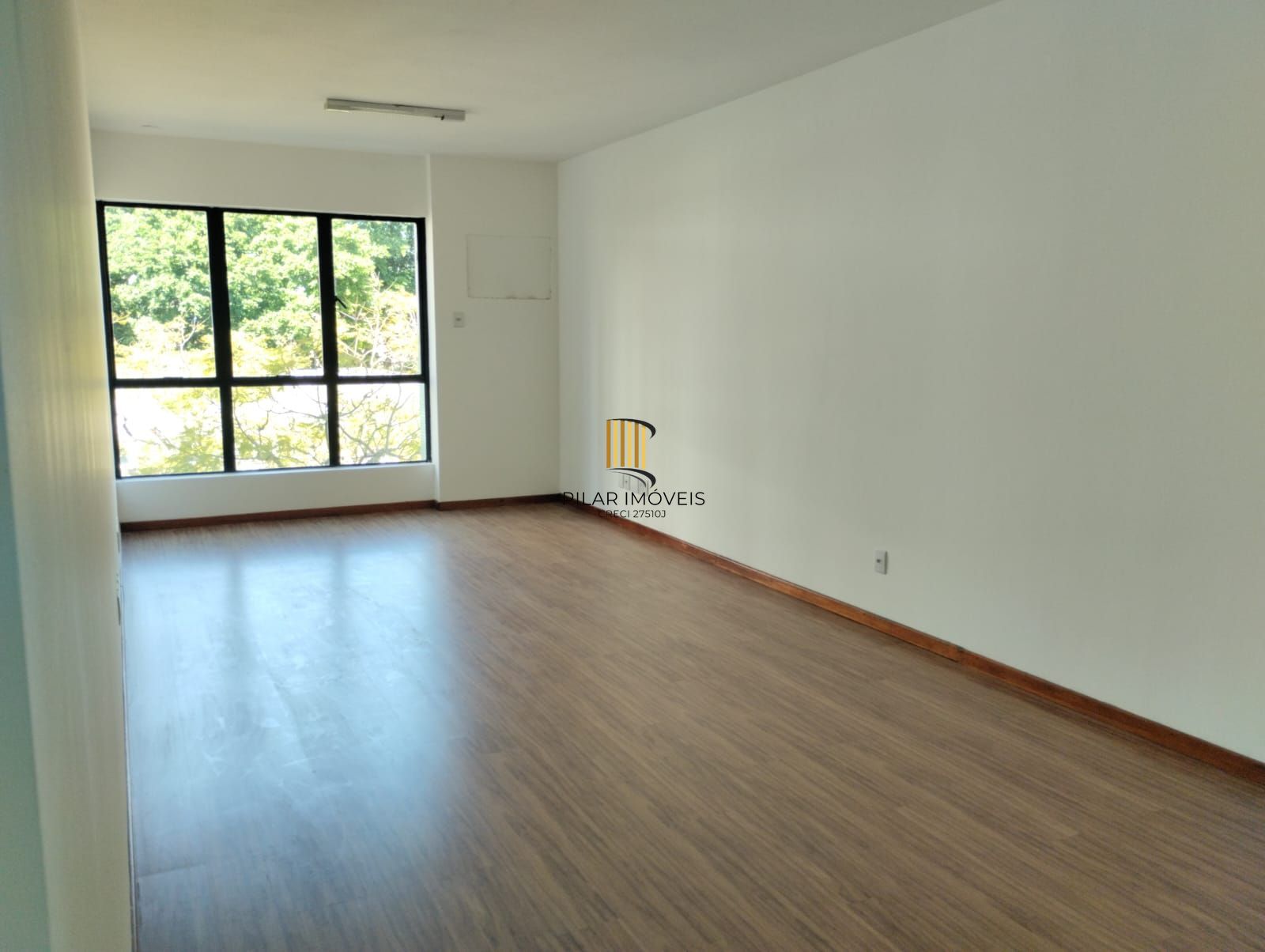 Sala comercial desocupada