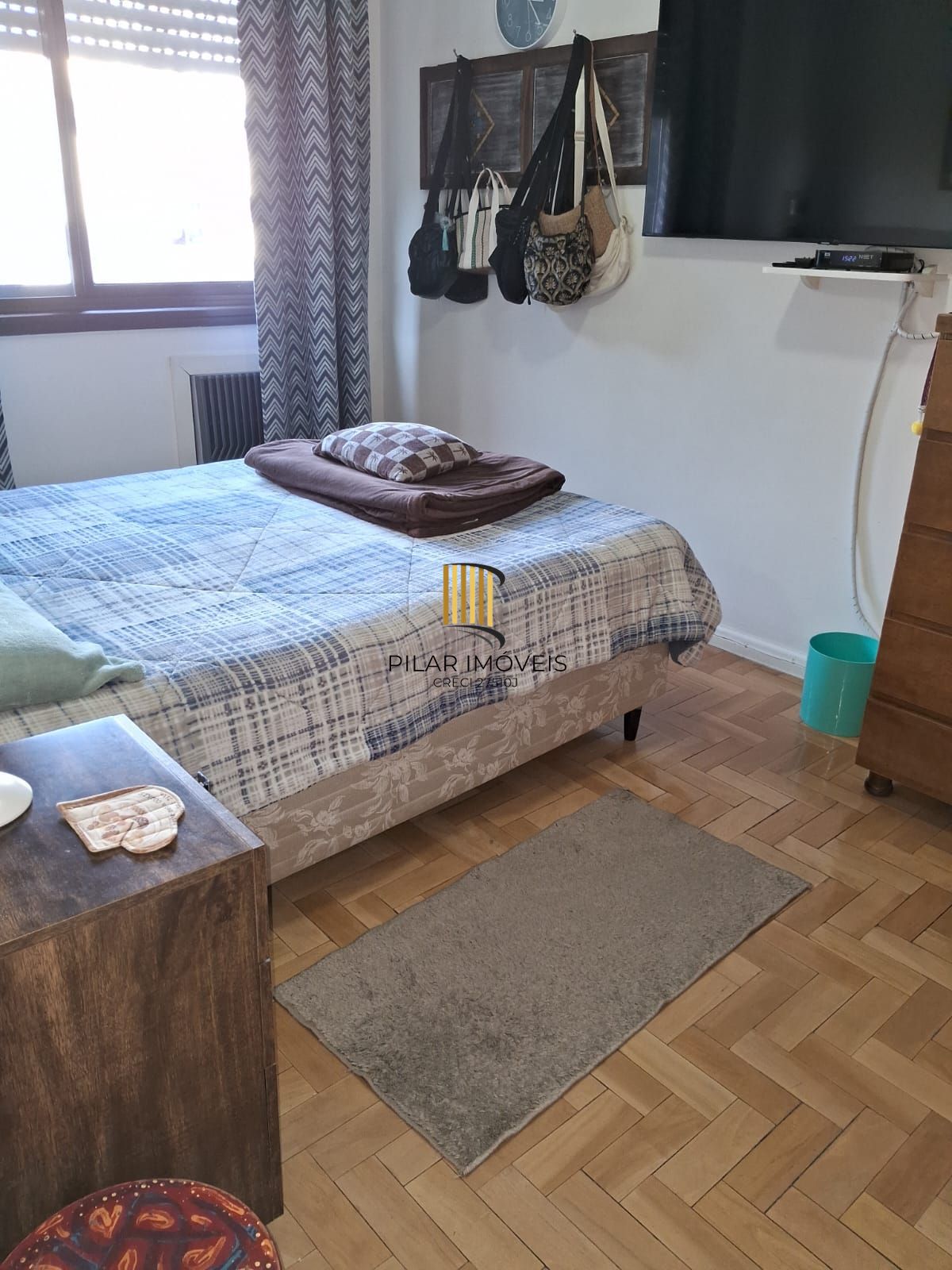 Apartamento de 58 m² com 2 quartos localizado no Bairro Menino Deus.