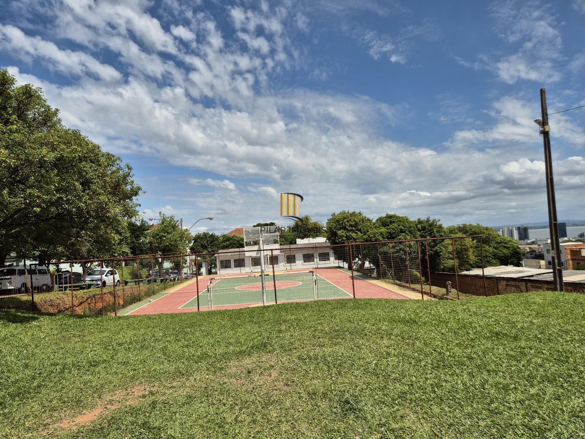 03 Dormitórios, com vaga e reformado