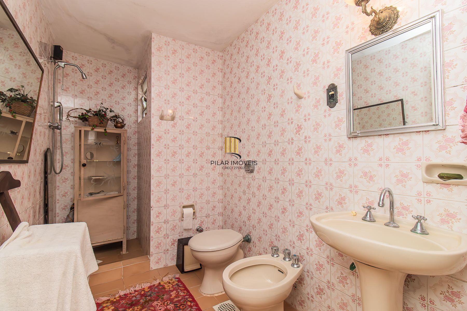 3 Dormitórios, com lareira, churrasqueira e piscina