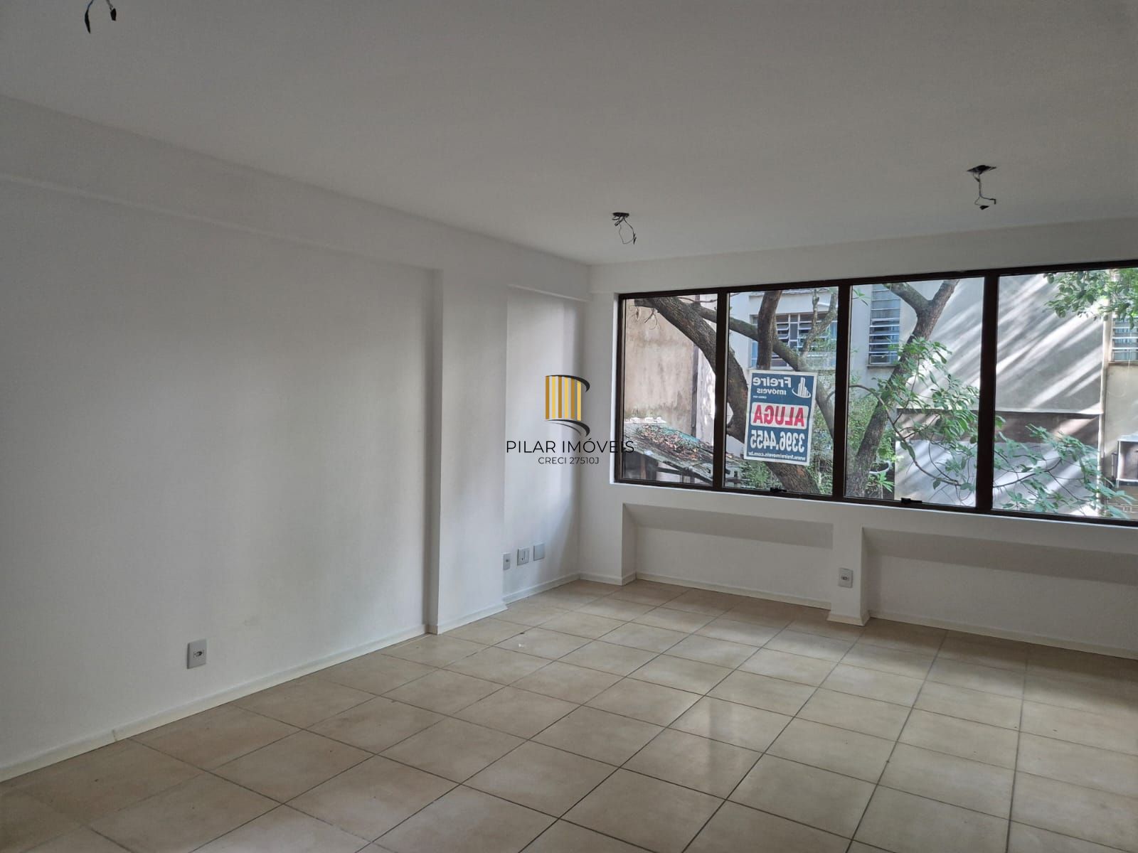 Sala comercial desocupada