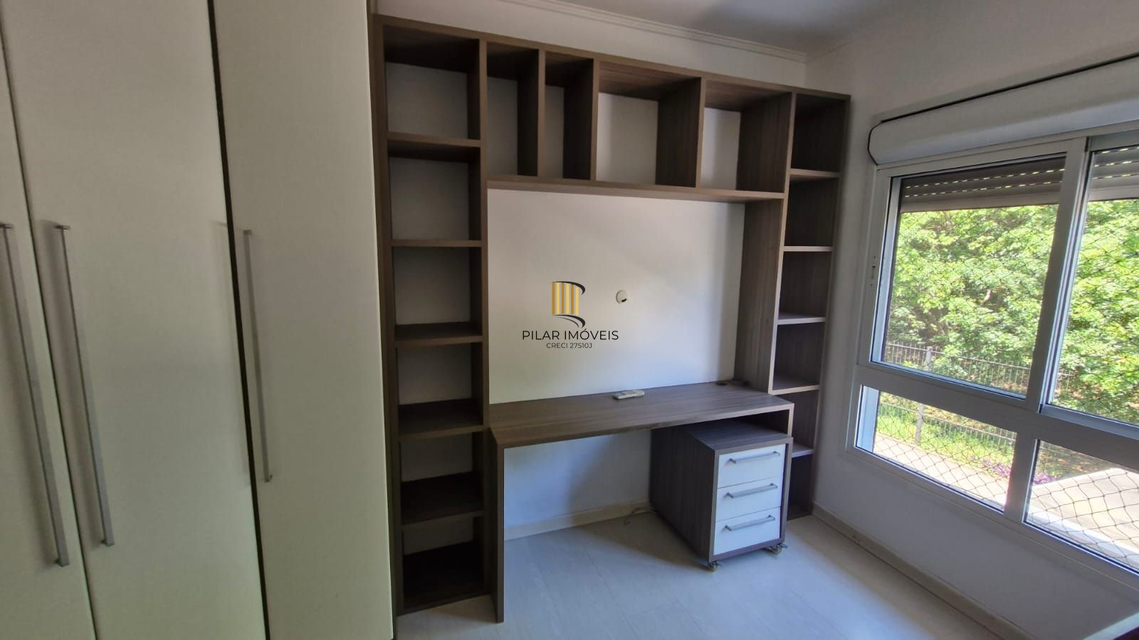 Casa em Condomínio fechado, 5 dormitórios sendo 2 suítes, 5 banheiros, 203 m² de área privativa, 2 garagem cobertas