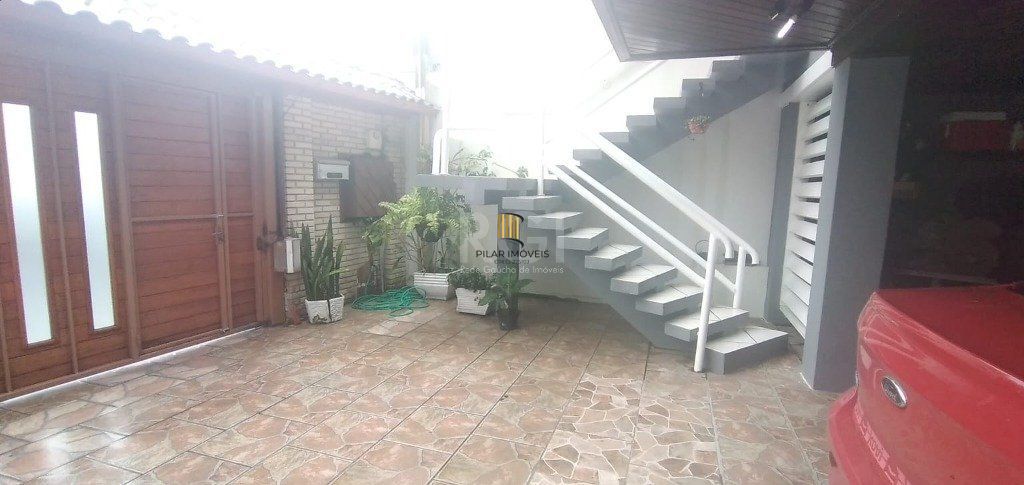 Casa para Venda - 243m², 2 dormitórios, sendo 1 suites, 3 vagas - Glória