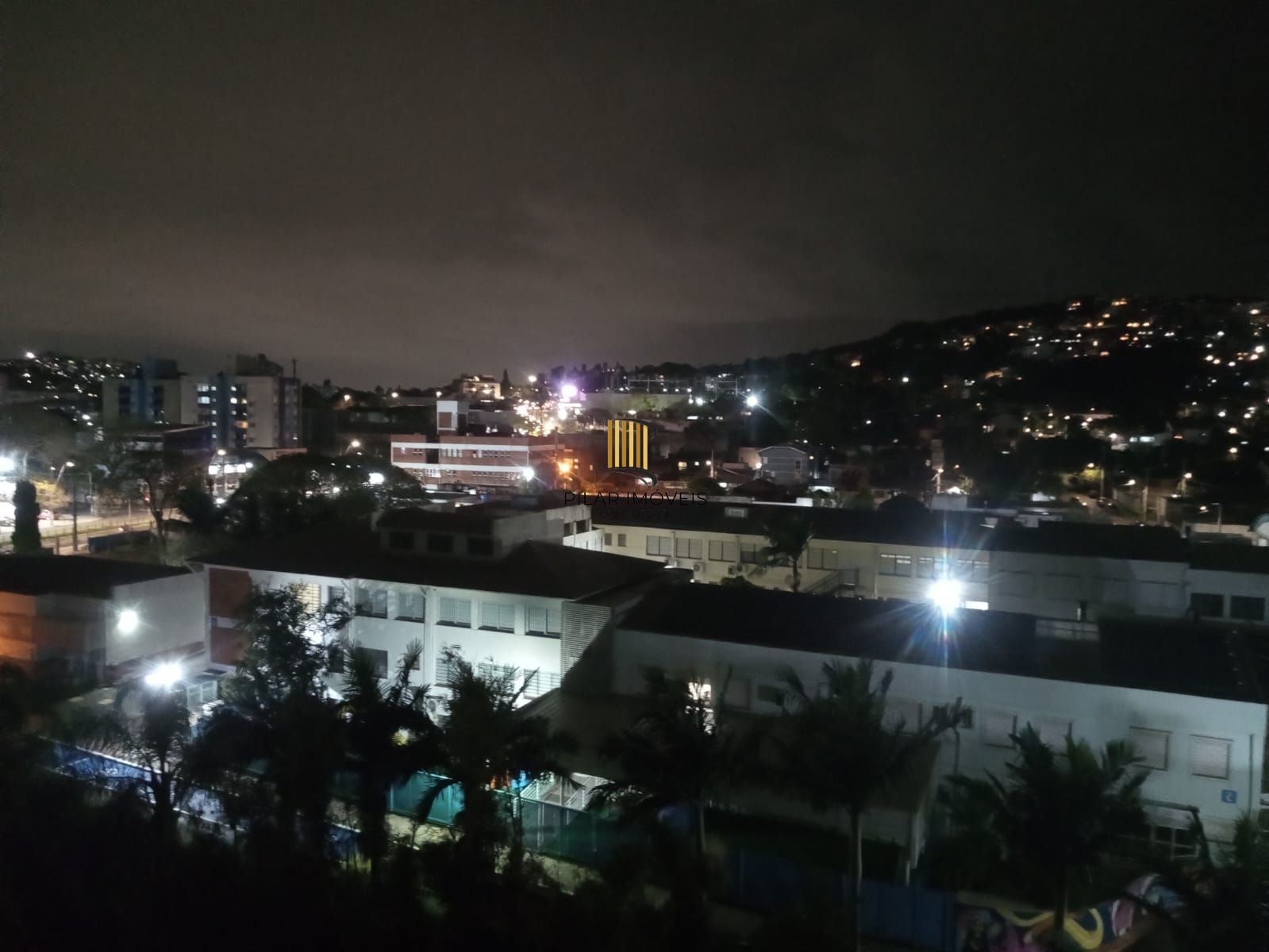 Apartamento diferenciado, dois dormitórios - Estacionamento