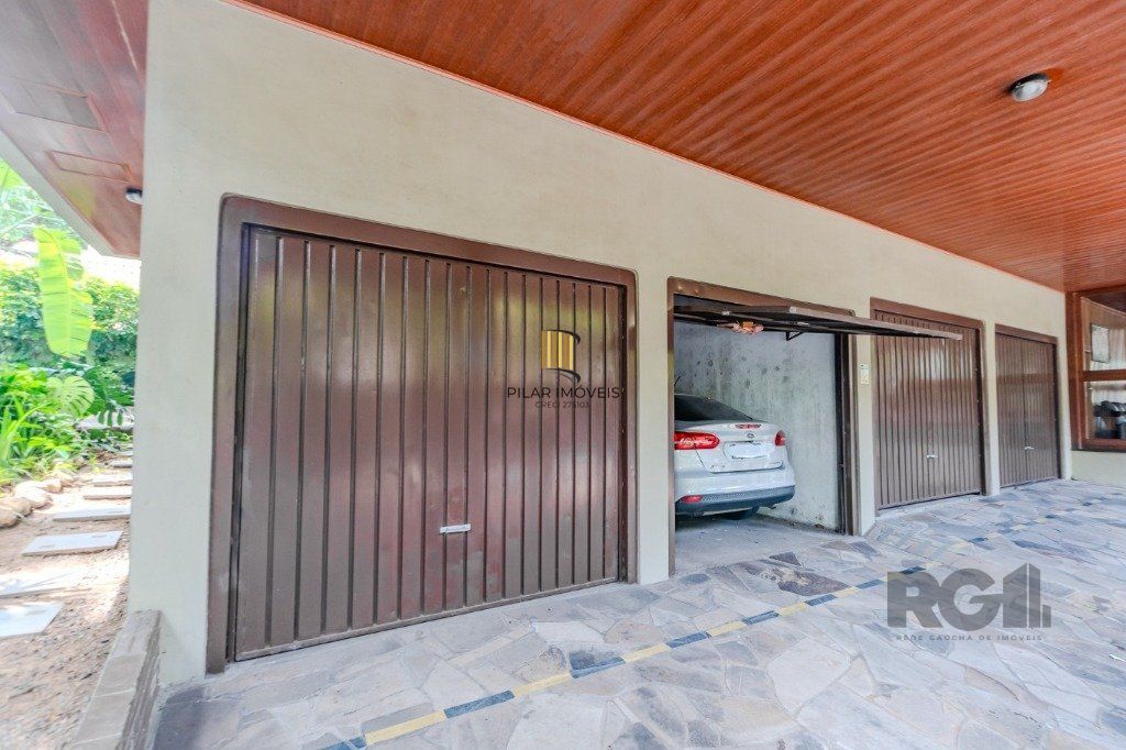APARTAMENTO COBERTURA - 3 dorms, 2 vagas - 278.00 m² - PETROPOLIS