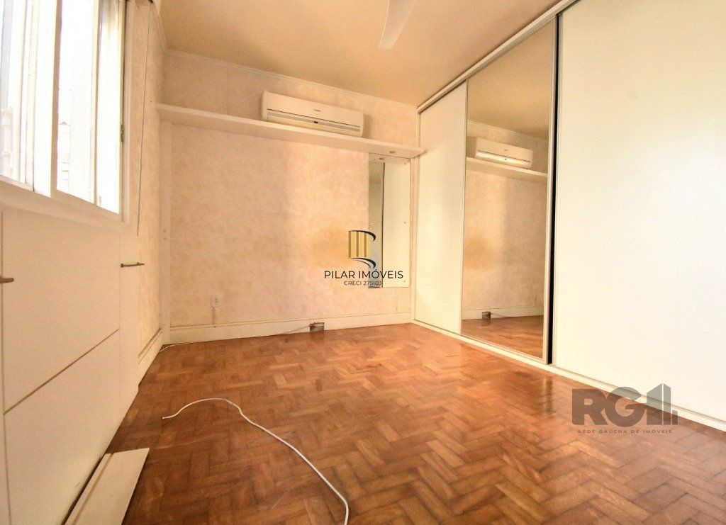 Imóvel 2 dormitórios no Menino Deus com 58,49m²  SEMI-MOBILIADO COM BOX