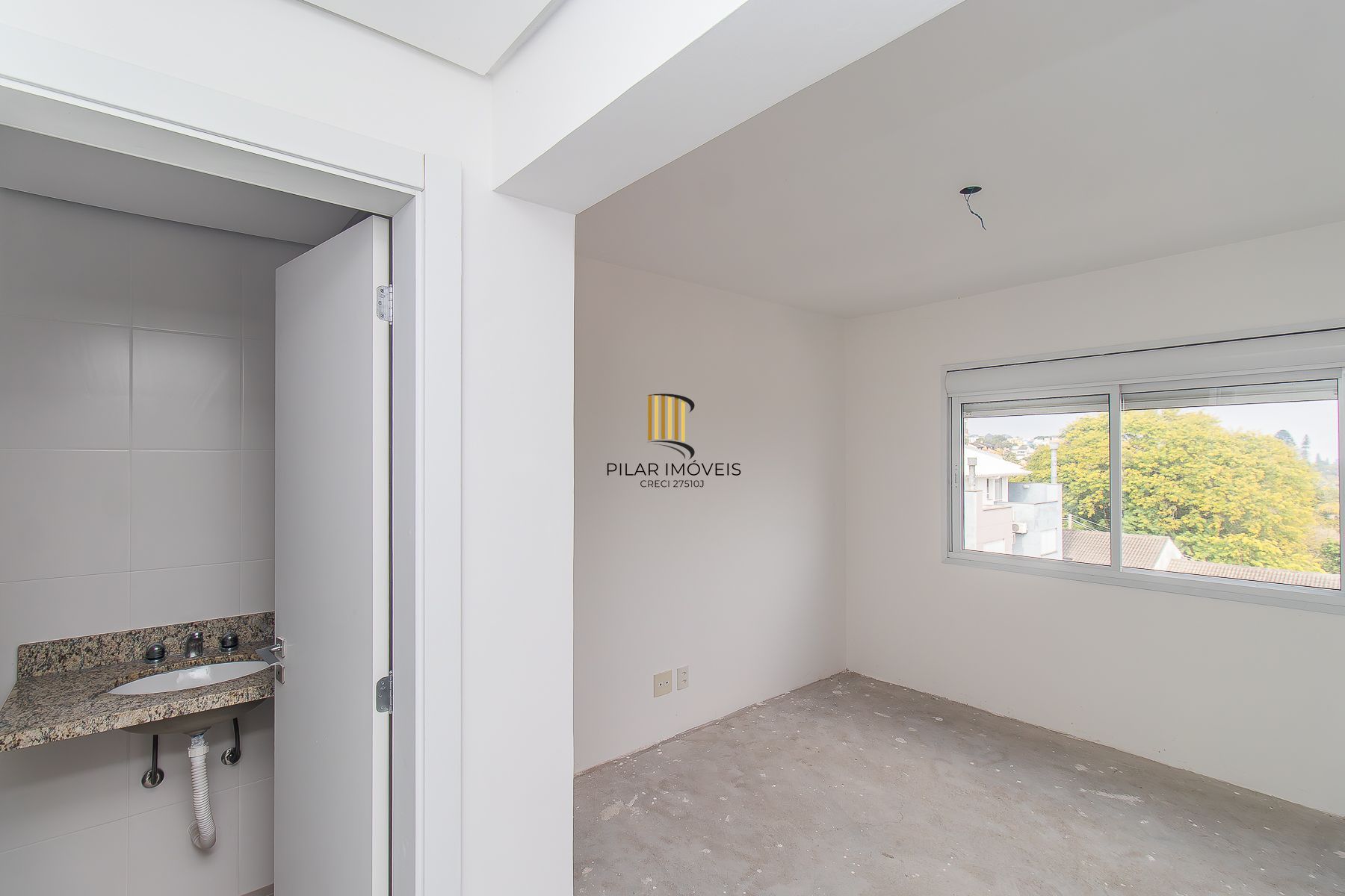 APARTAMENTO COBERTURA - 2 DORMS - 2 VAGAS - 166,21 m² - TRISTEZA