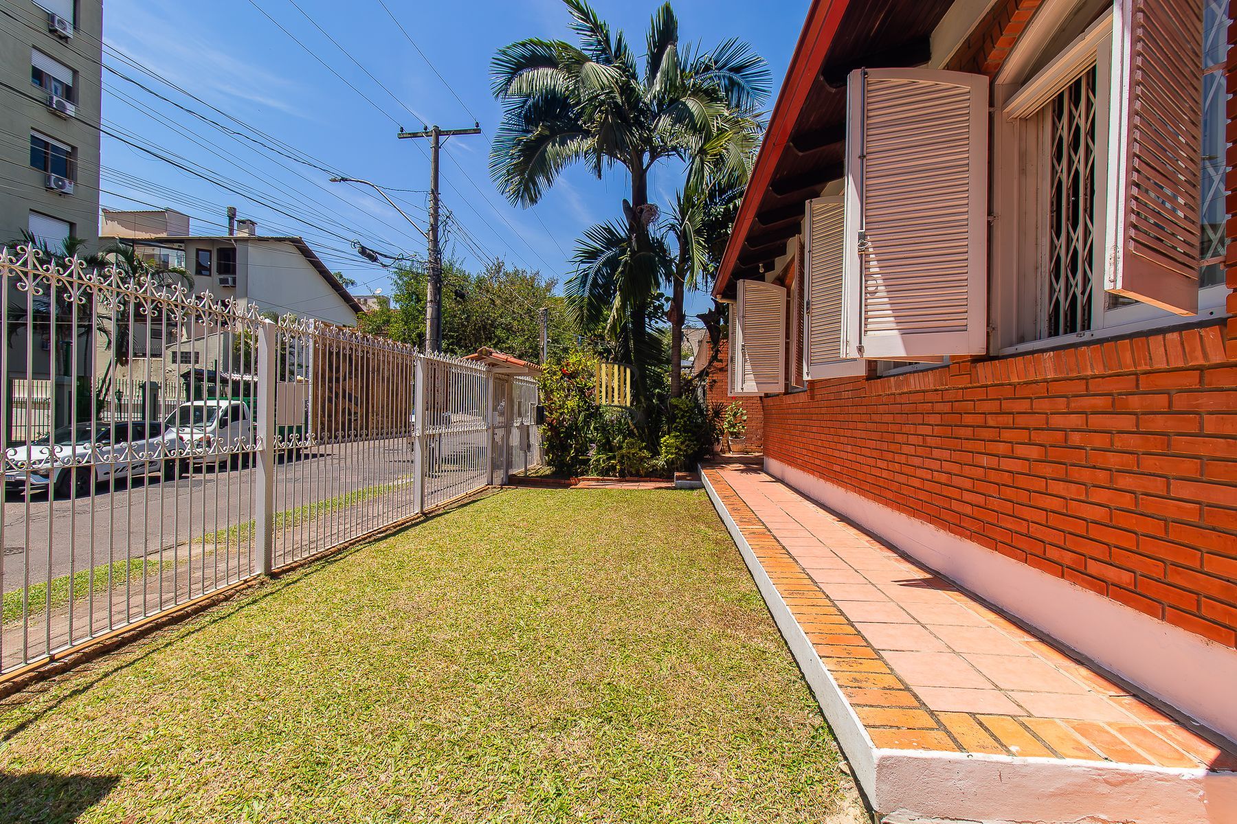 Casa com 5 dormitórios e muito mais