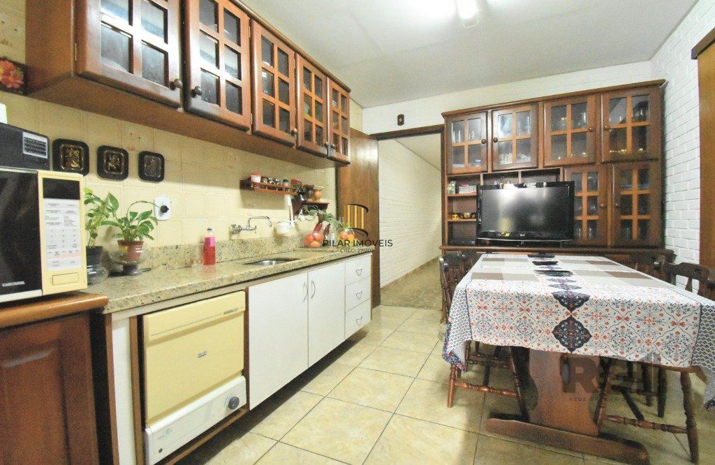 CASA - 5 dorms. -  3 vagas -  290 m² - MENINO DEUS