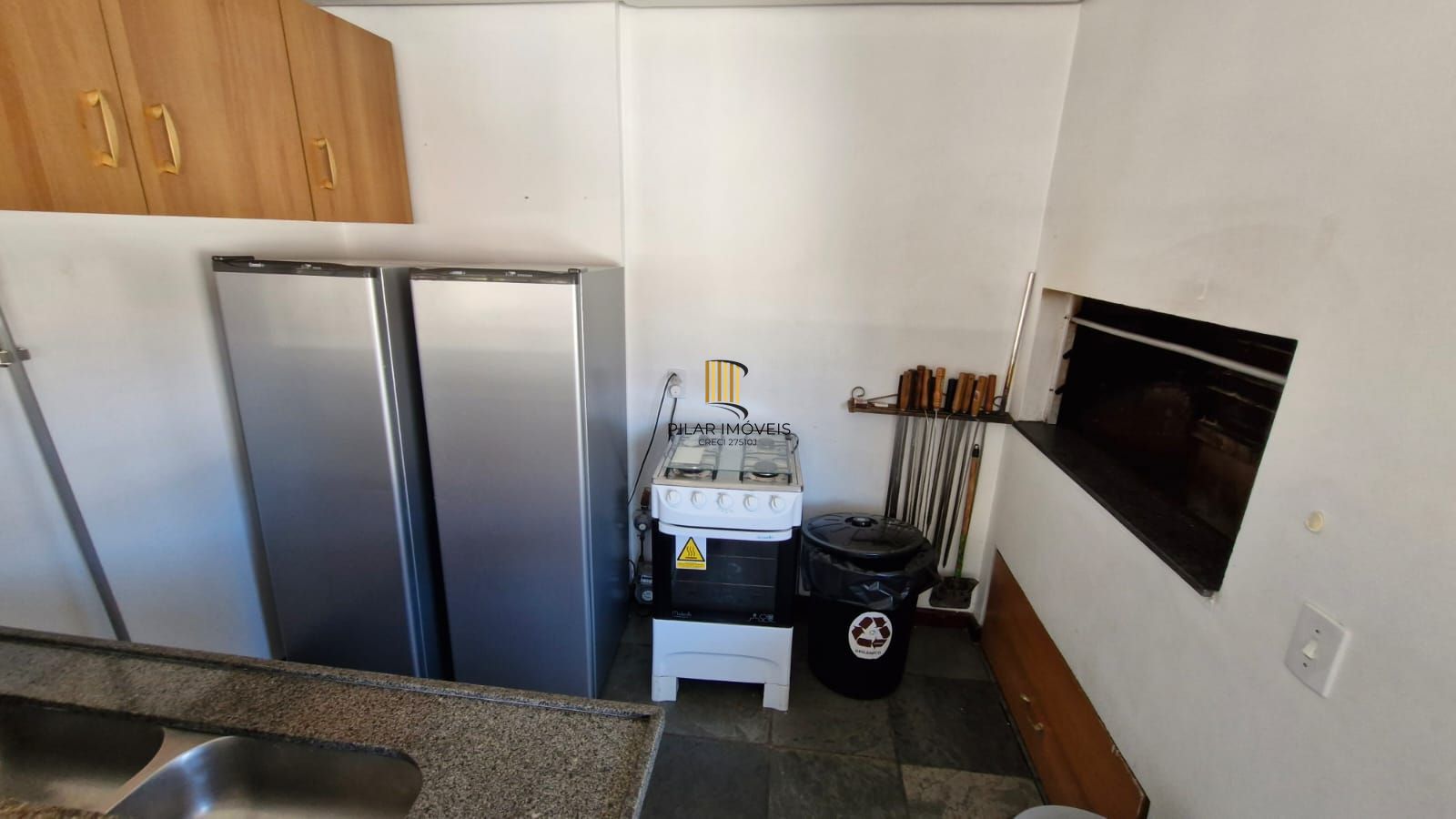 Apartamento todo reformado pronto para morar no Menino Deus