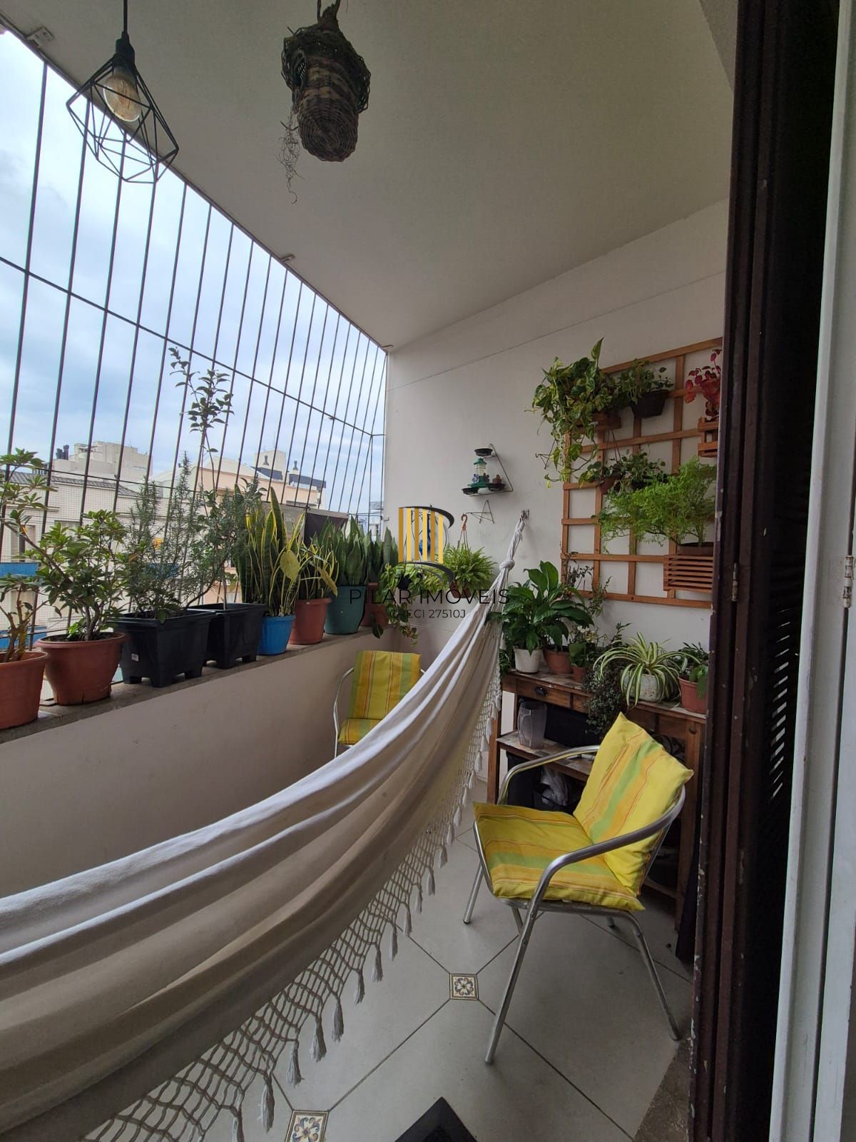 Apto com 2 dormit. na Cidade Baixa