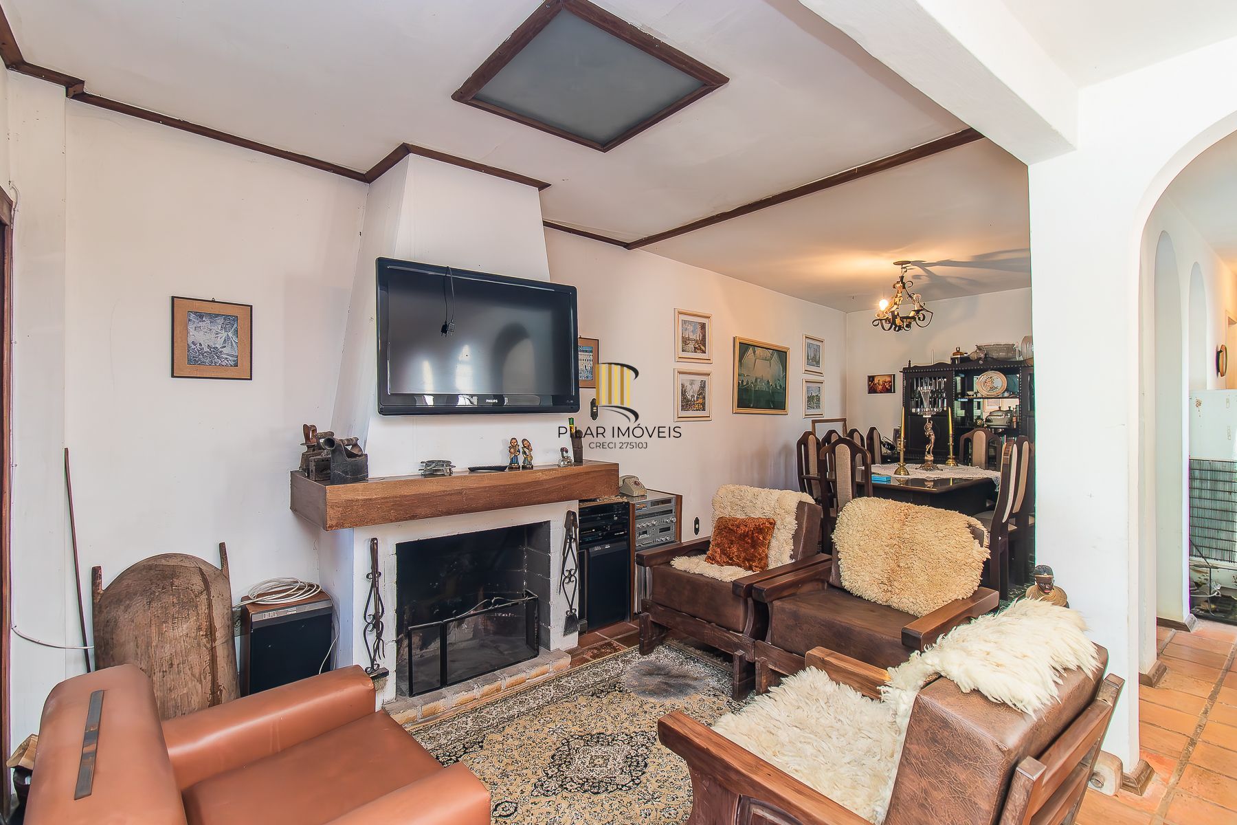 3 Dormitórios, com lareira, churrasqueira e piscina