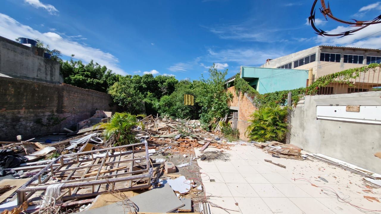 Terreno de 280 m² no Parthenon, rua tranquila e arborizada