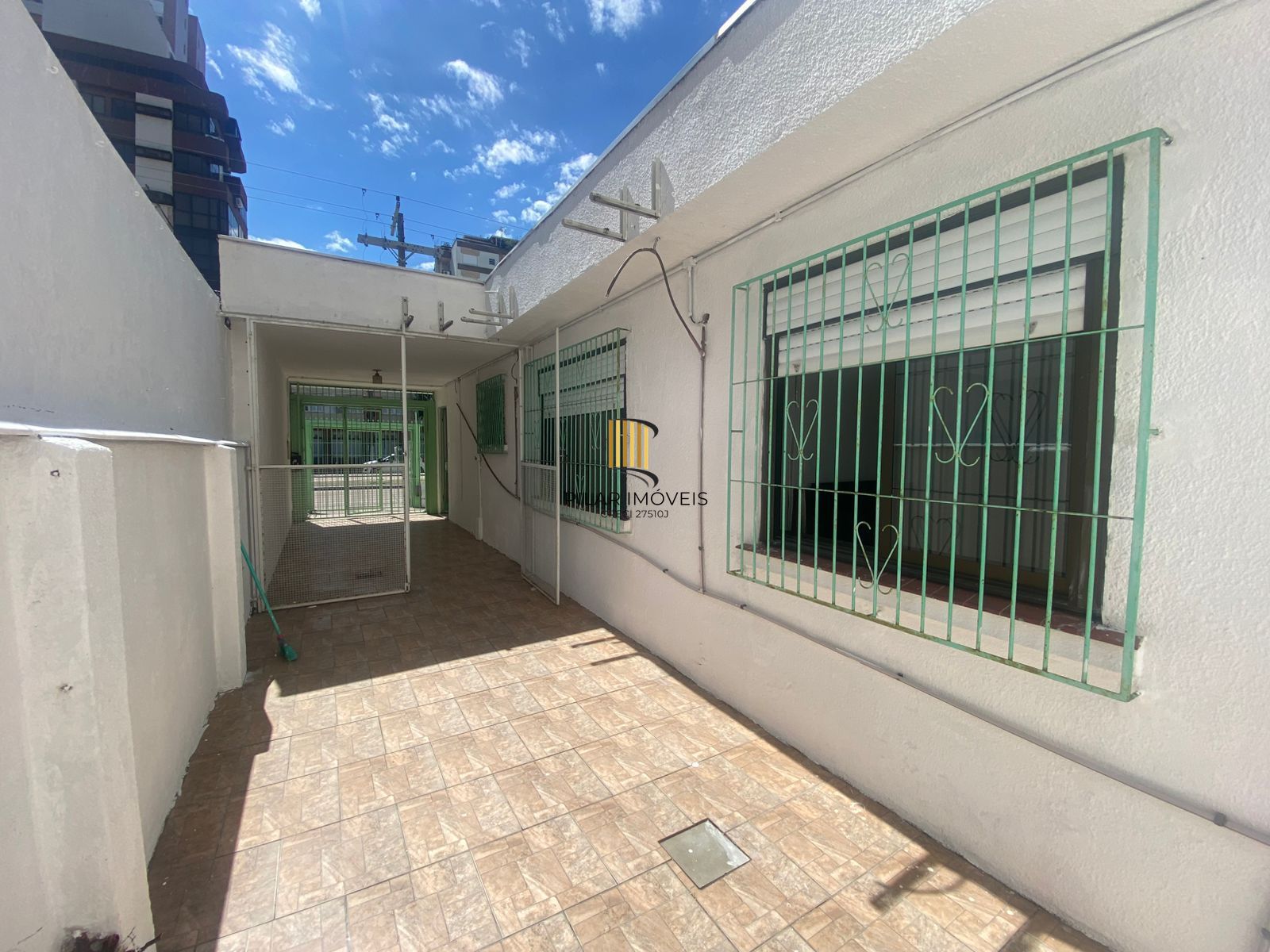 Casa com grande potencial para loja ponto comercial