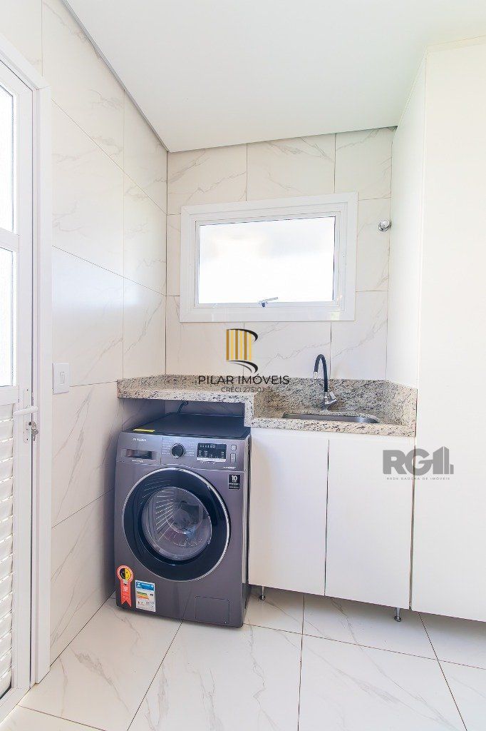 Casa Condominio para Venda - 170m², 3 dormitórios, sendo 1 suites, 1 vaga - São Lucas