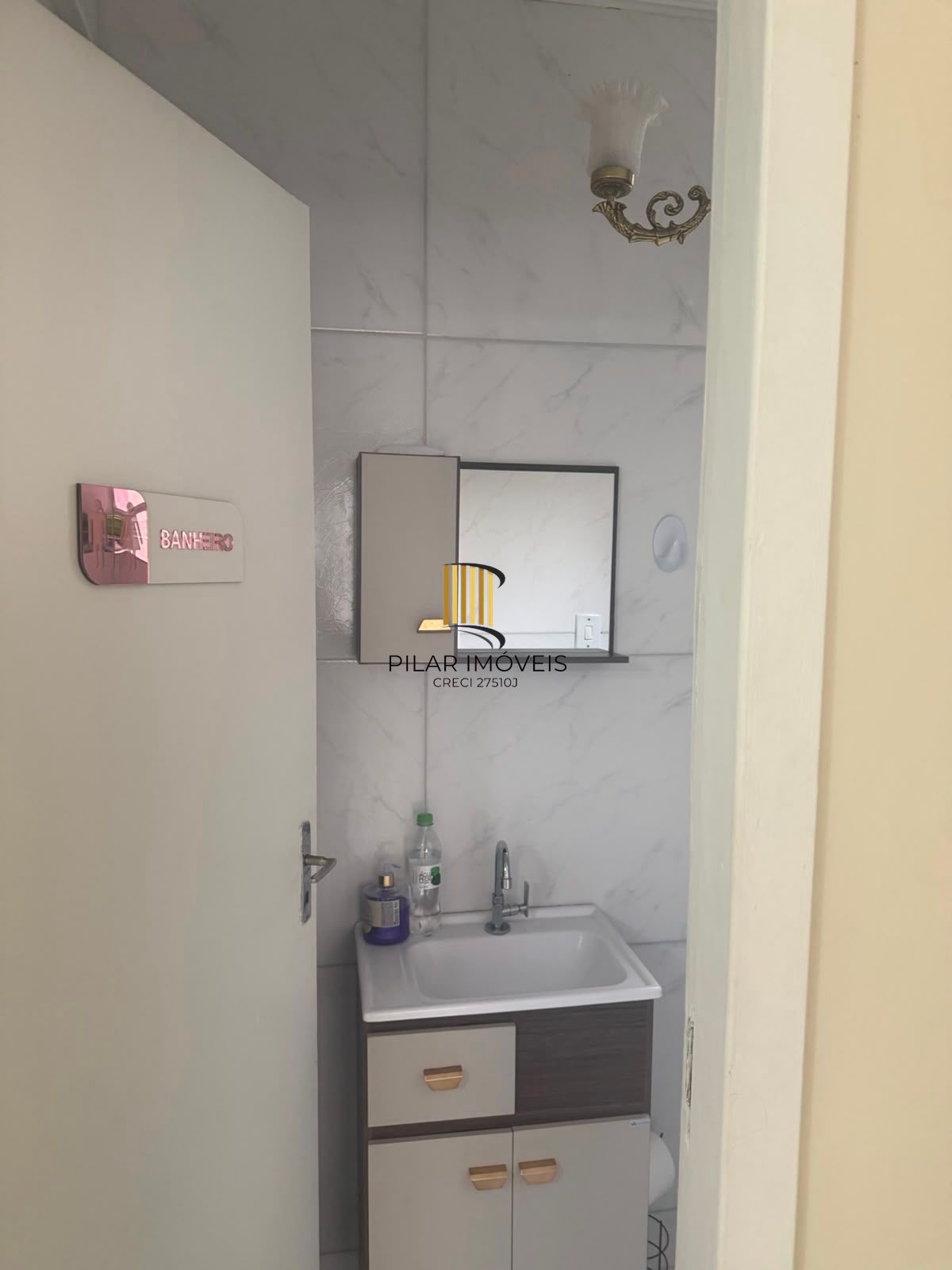 Excelente oportunidade sala comercial rua DR. flores , 0 dormitório