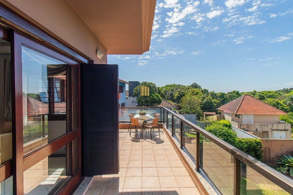 casa - 3 dorms. 2 vagas - 350 m² - Teresópolis